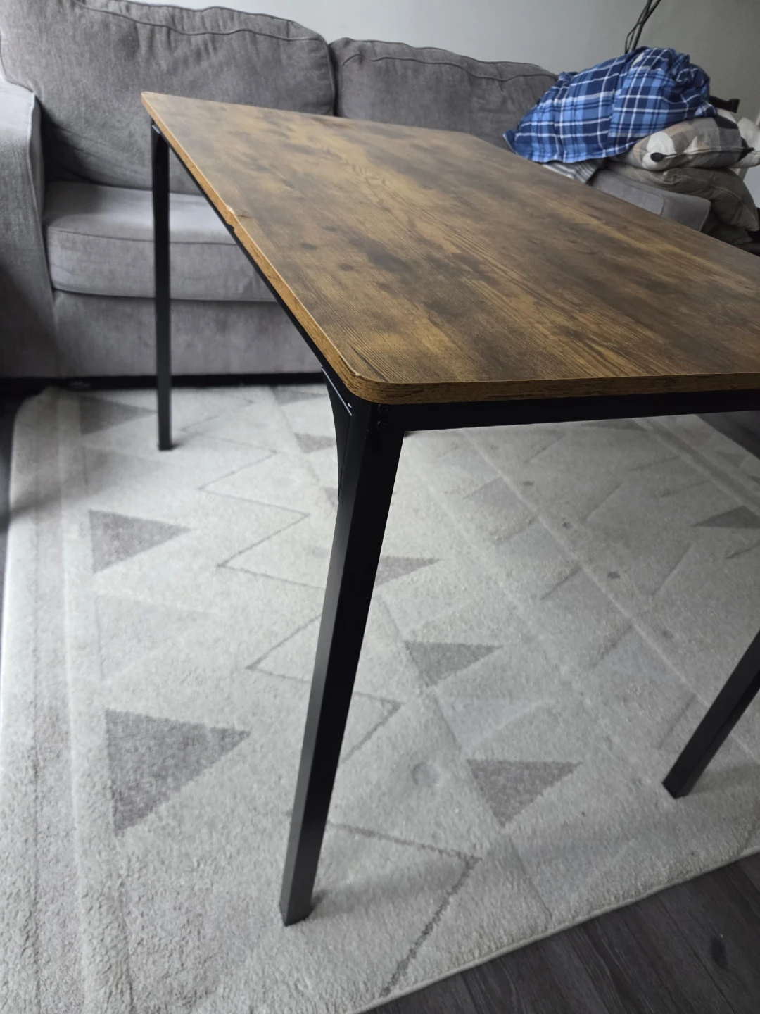 Scratch-resistant faux marble surface - Dining Table - photo 4