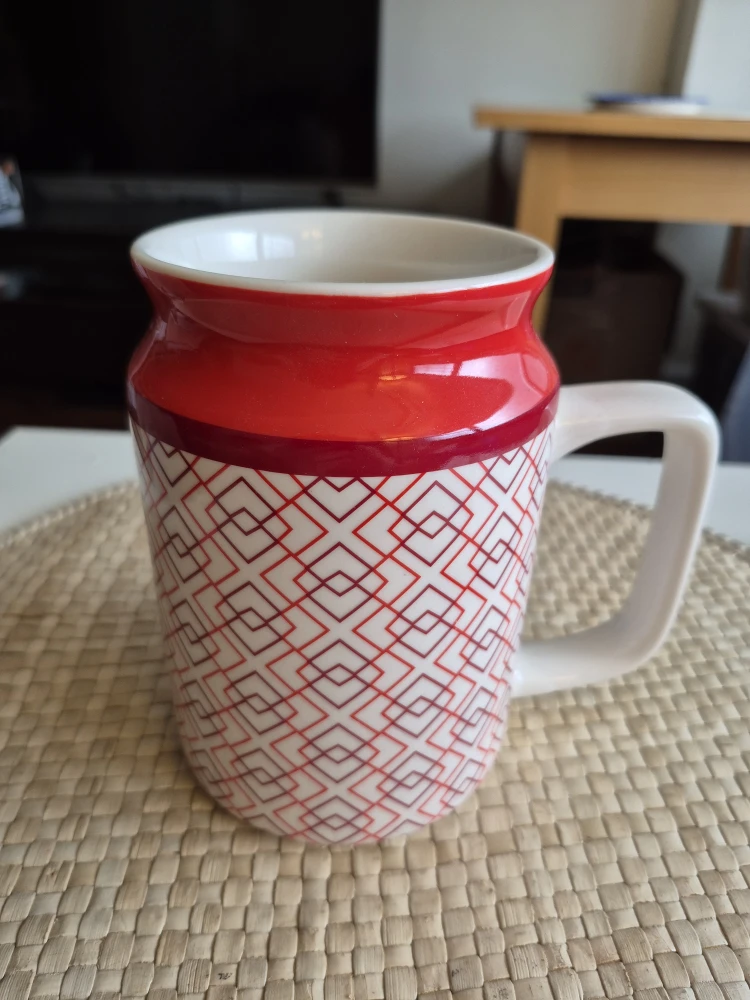 Red Geometric Pattern Mug / Vase  🏆