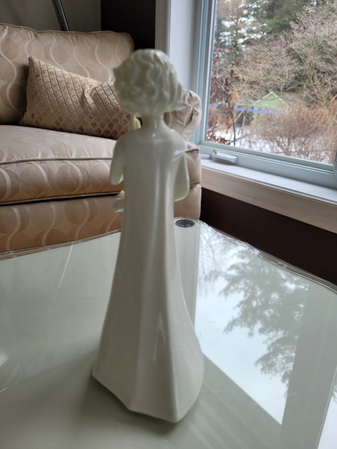Royal Worcester White Ceramic Figurine 'Special Gift' - photo 3