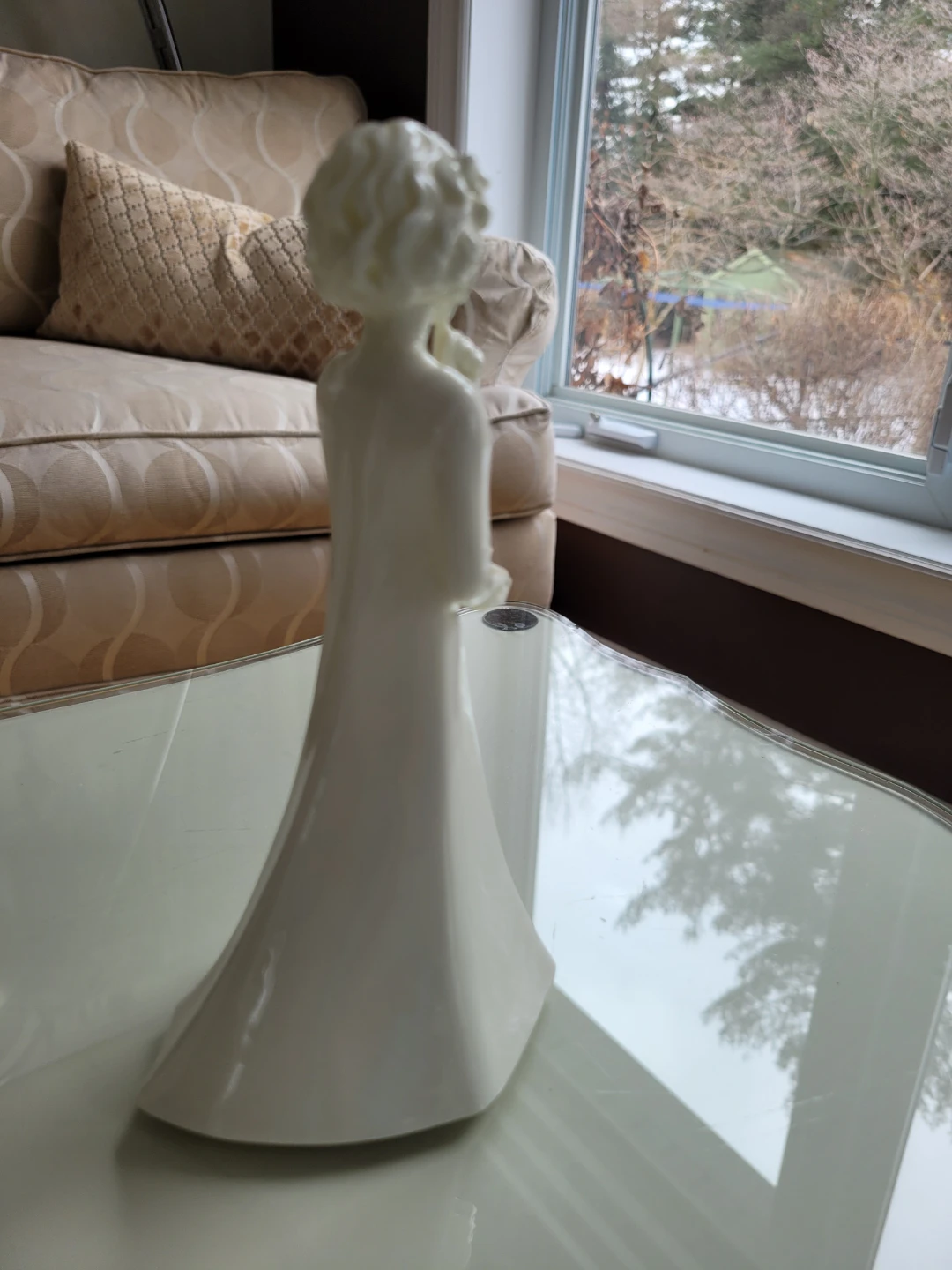 Royal Worcester White Ceramic Figurine 'Special Gift' - photo 4