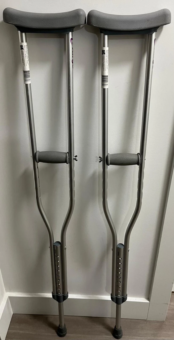 AMG Crutches