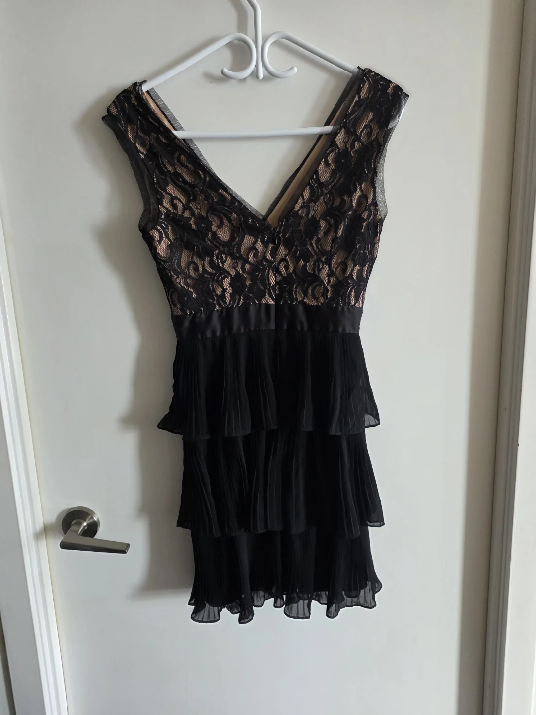 Black Lace and Chiffon Tiered Dress 🏆