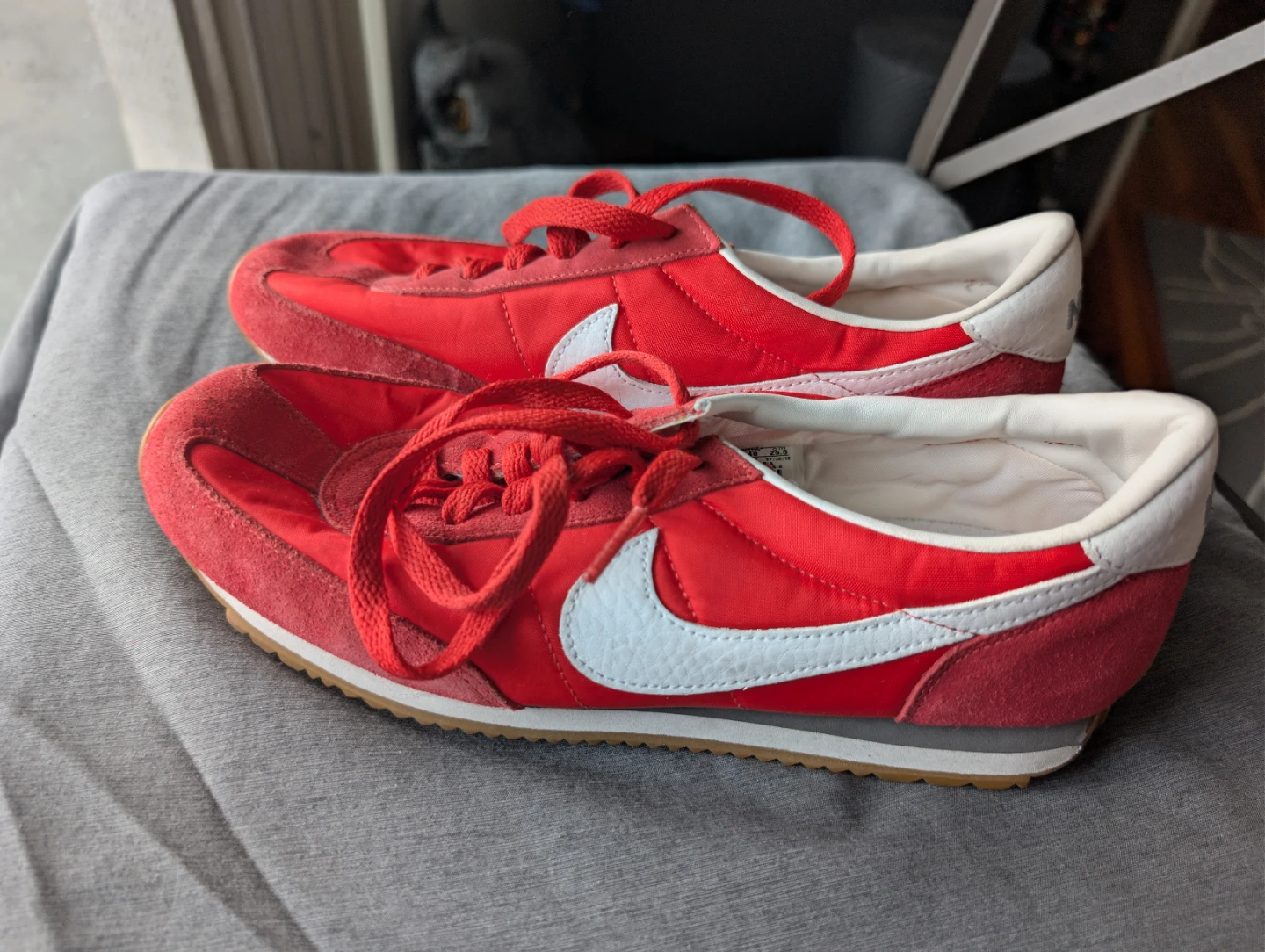 Nike Retro Red and White Sneakers - photo 3