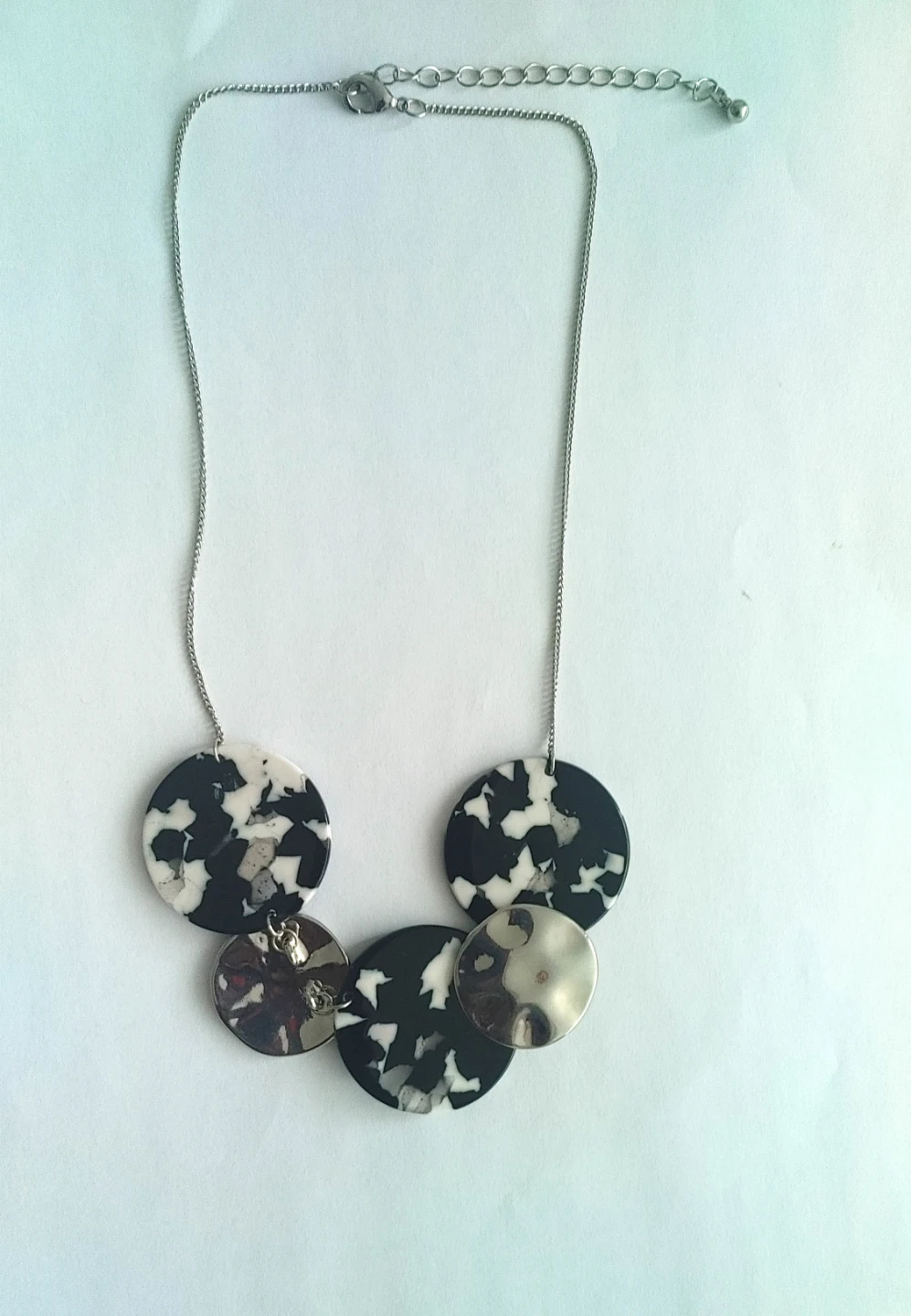 Choker necklace
