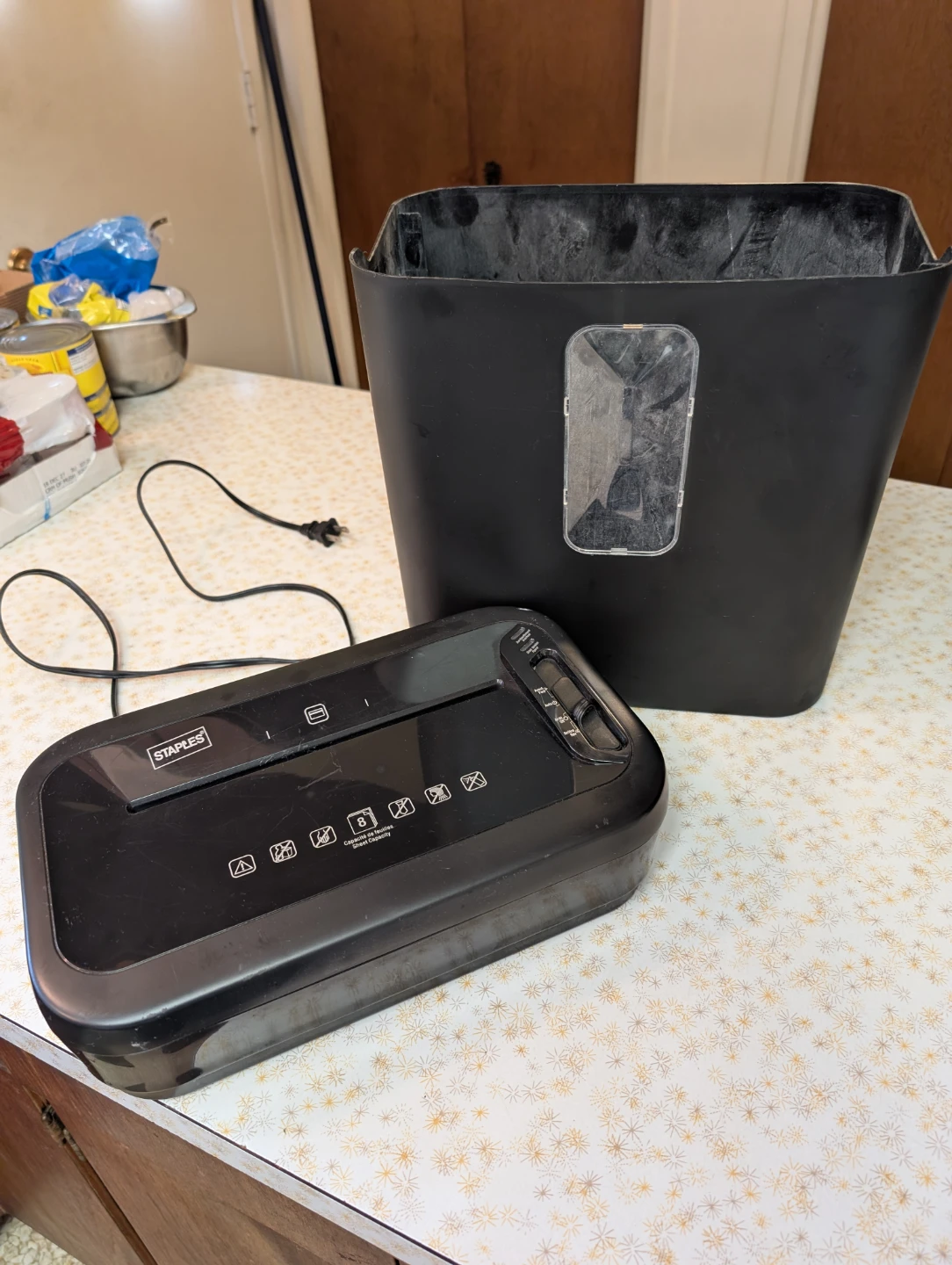 🥕 Staples 8-Sheet Cross-Cut Shredder 🥕 - photo 4
