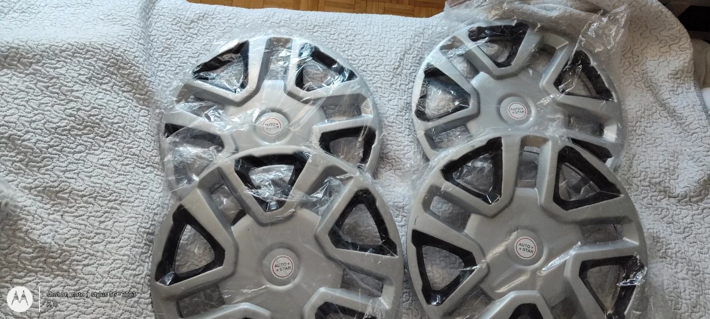 🌱FREE Auto Star Hubcaps - Set of 4