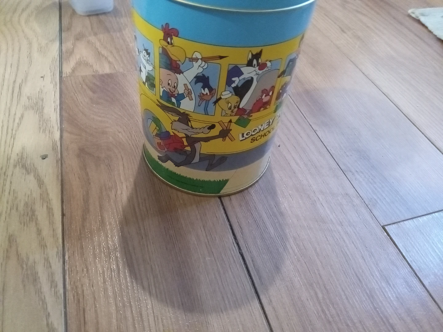 Looney Tunes School Bus Tin - photo 2