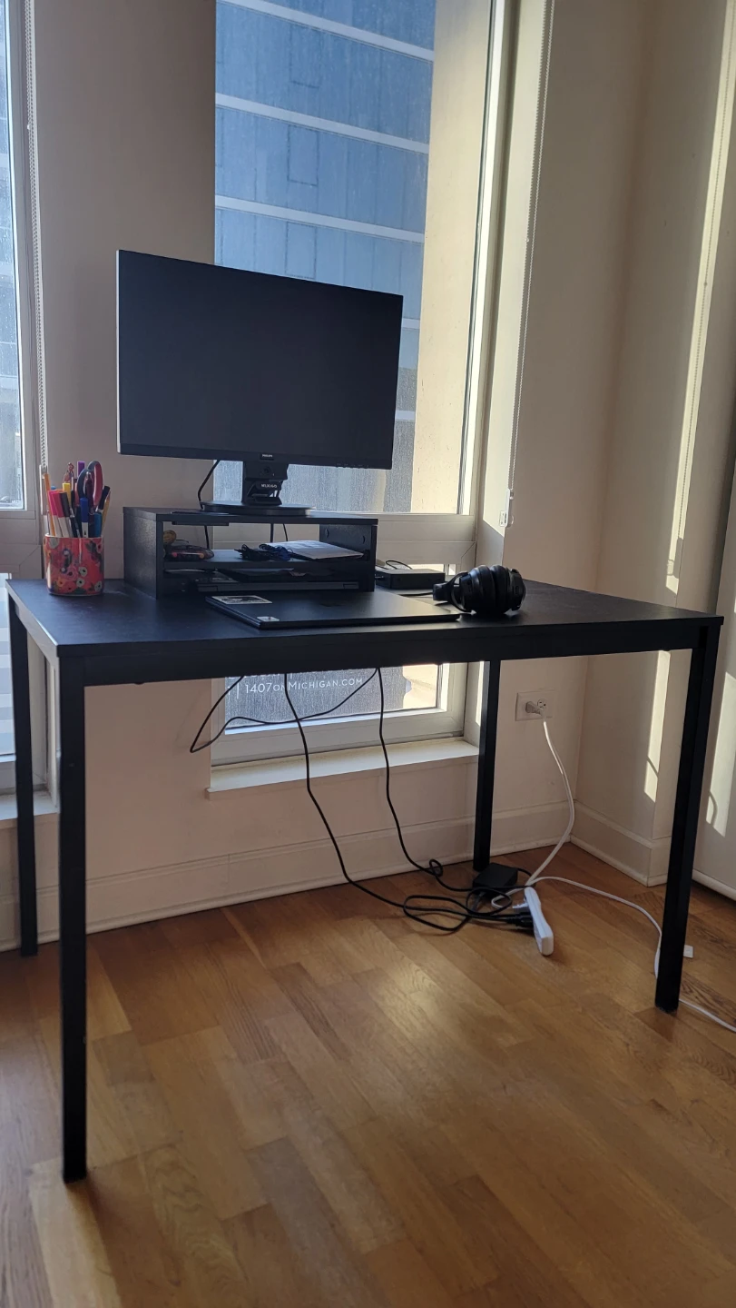 Black Desk