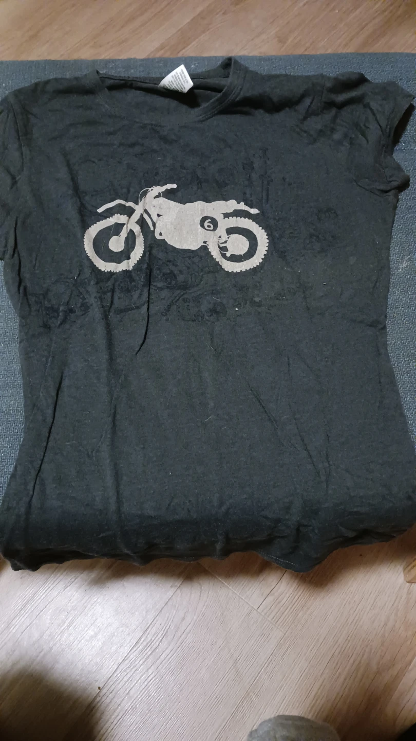 Tanks & T- Shirts - photo 2
