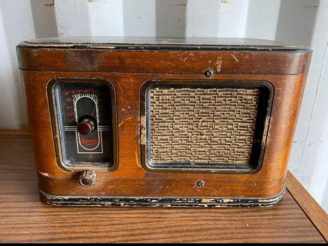 Vintage Rogers Radio