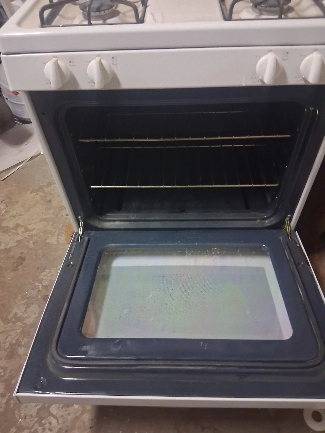 White GE Gas Range - photo 4