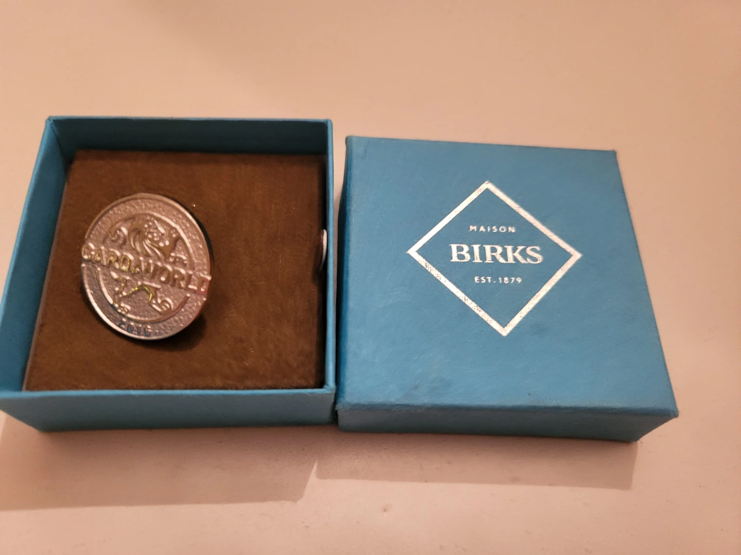 Maison Birks Gardaworld Pin 2016