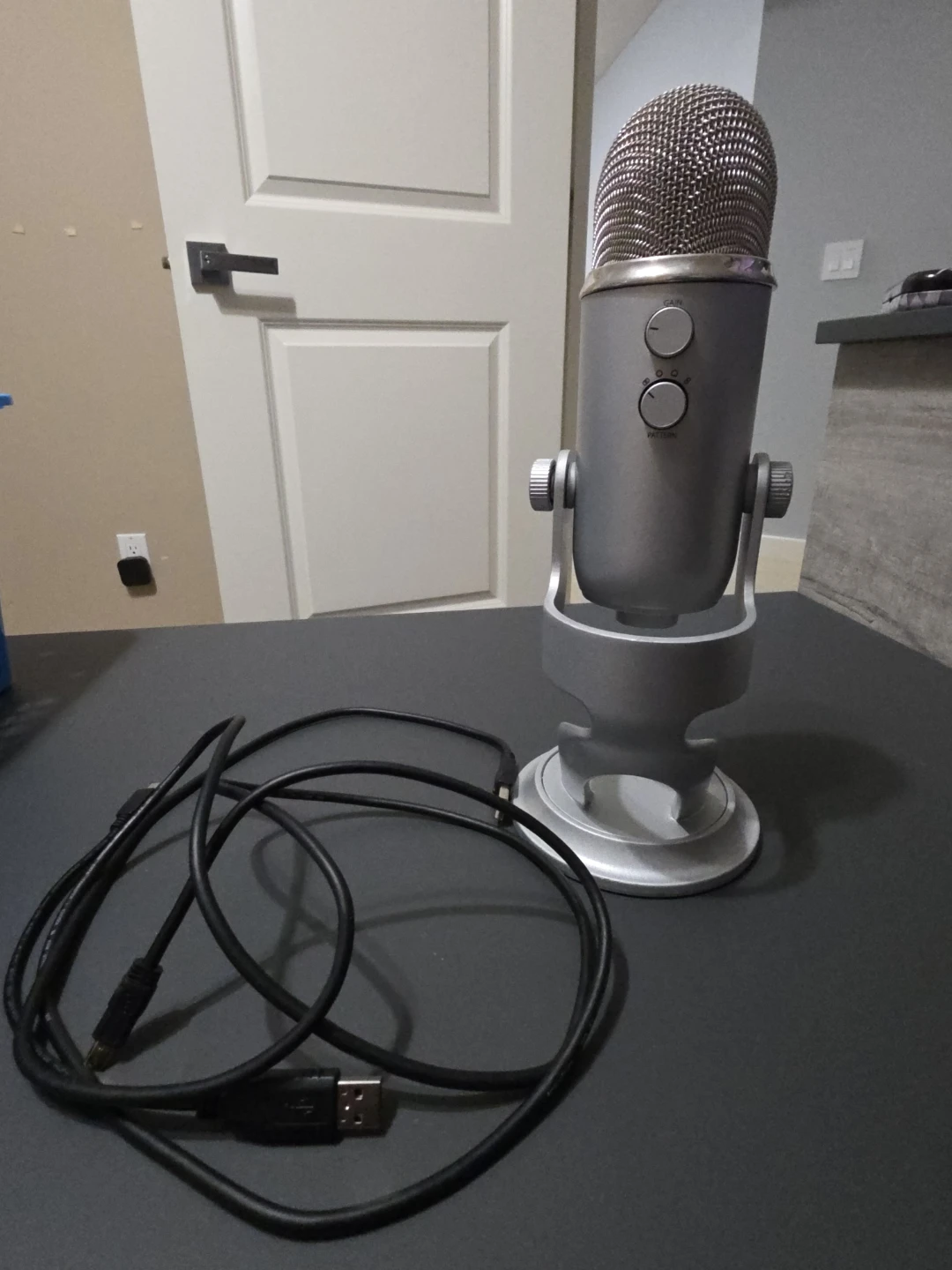 Blue Yeti USB Microphone - Silver - photo 2
