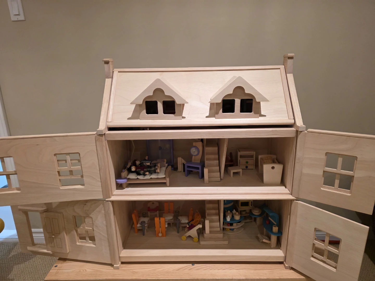 Wooden Dollhouse with Furniture and Figures - photo 3