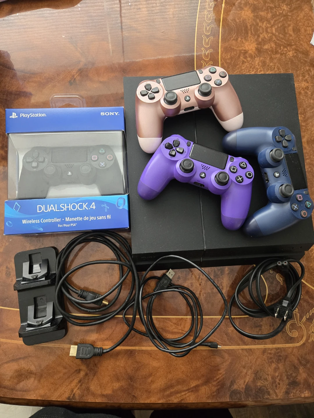 PlayStation 4 Console with 4 Controllers - photo 2