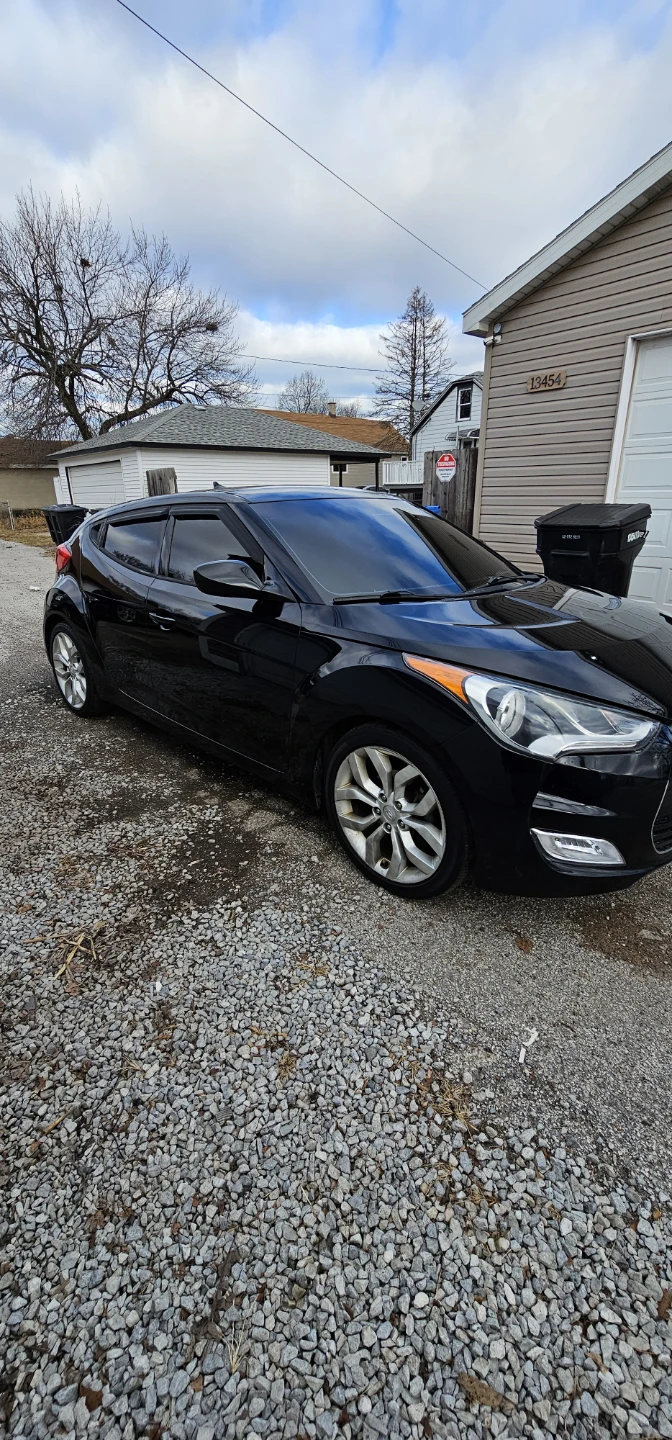 Hyundai Veloster - photo 2