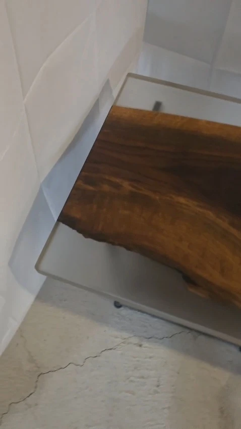 WOOD AND EPOXY T.V STAND - photo 5