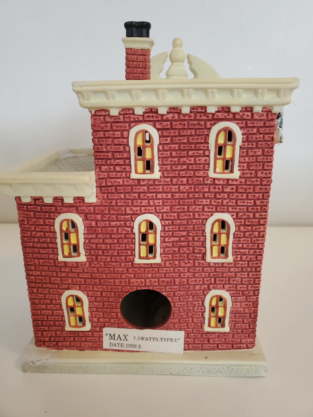 Christmas Village Light Up Toy Shop - photo 3