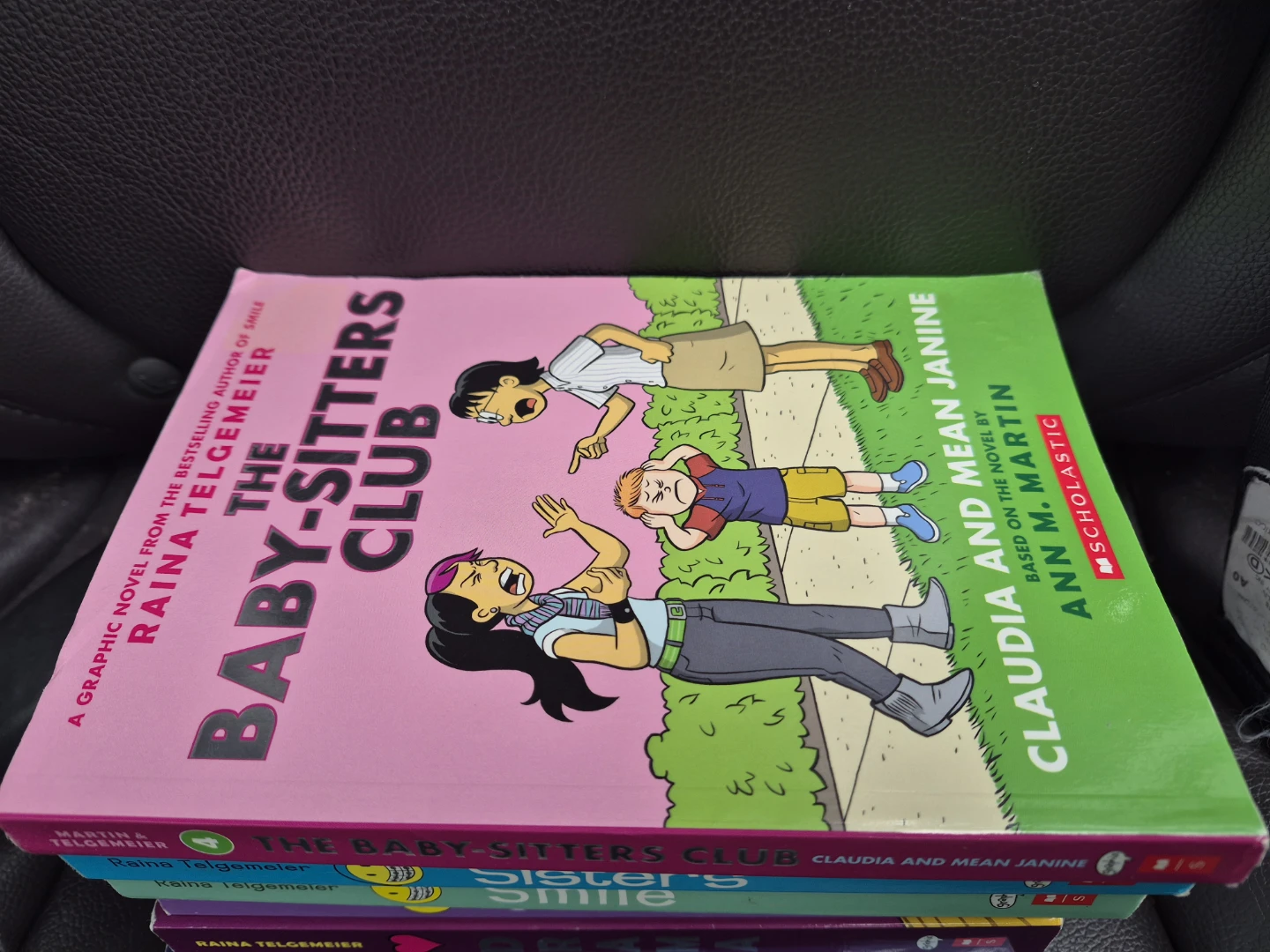 Raina Telgemeier Graphic Novel Book Set - photo 3