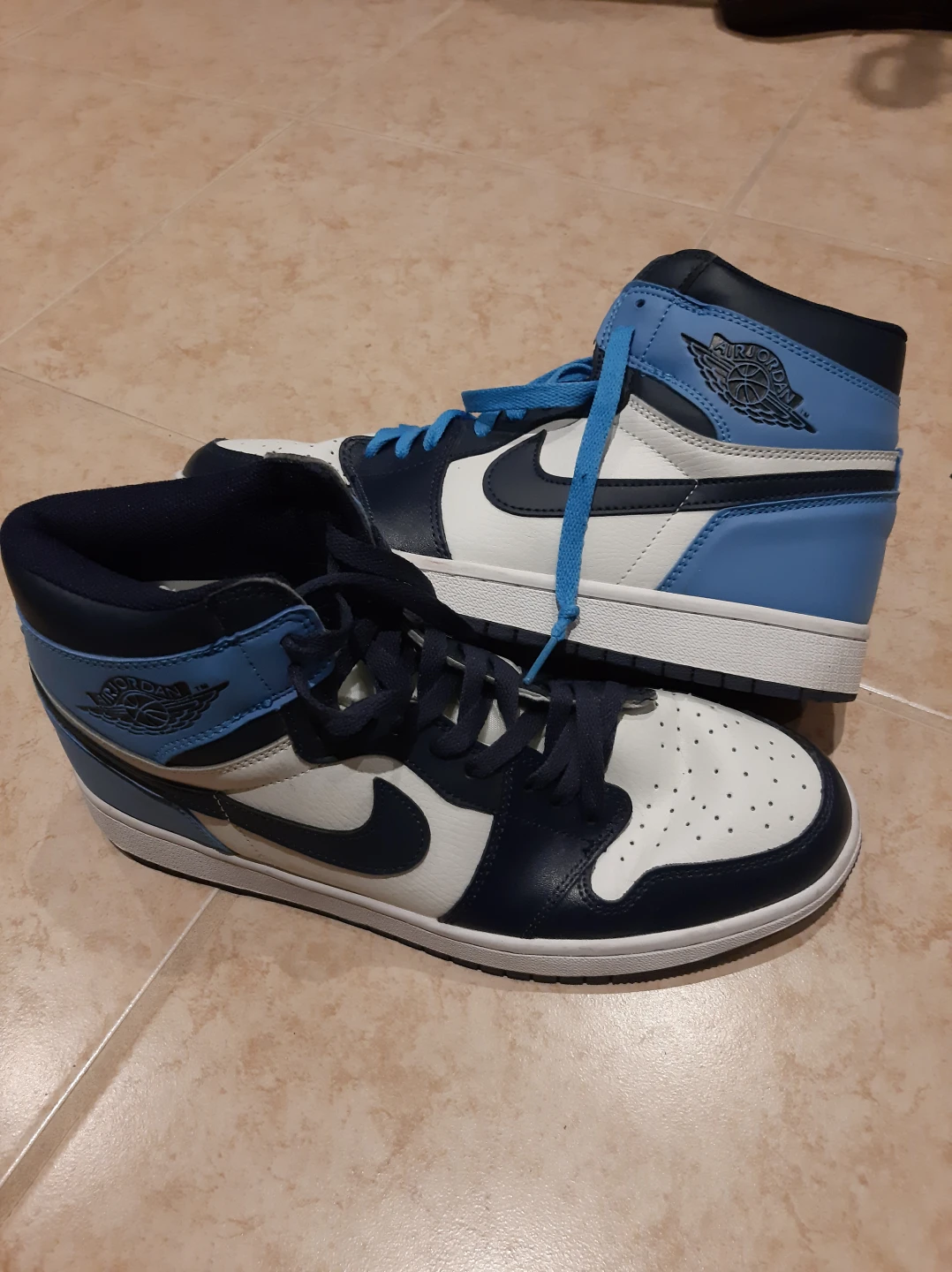 Air Jordan 1 Mid