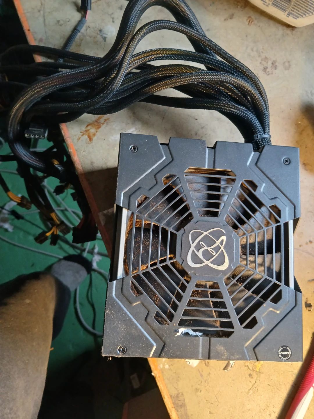 XFX PRO750W Core Edition Full Wired Power Supply Unit - photo 3