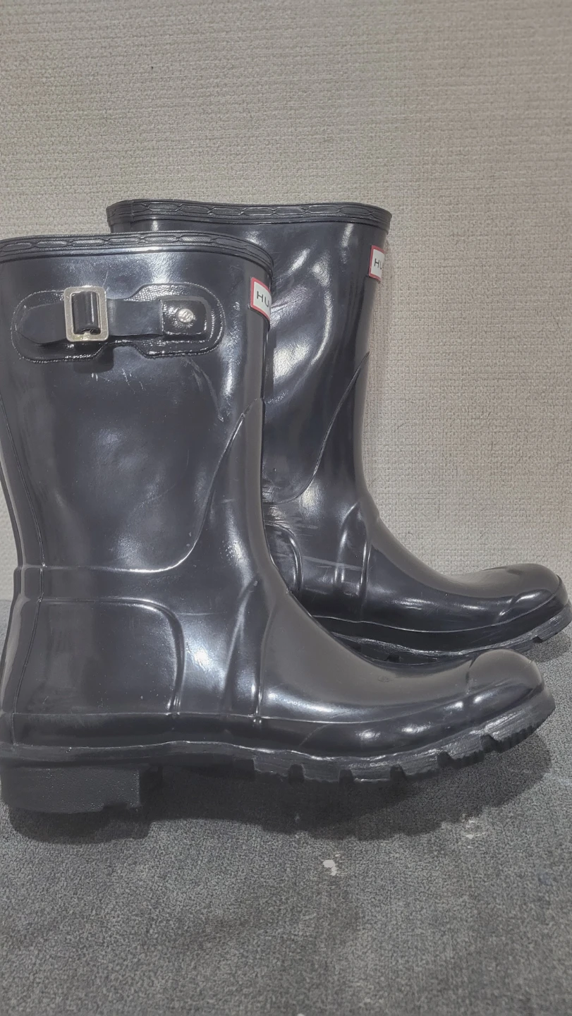 Hunter Boots Glossy Black Short Size 8