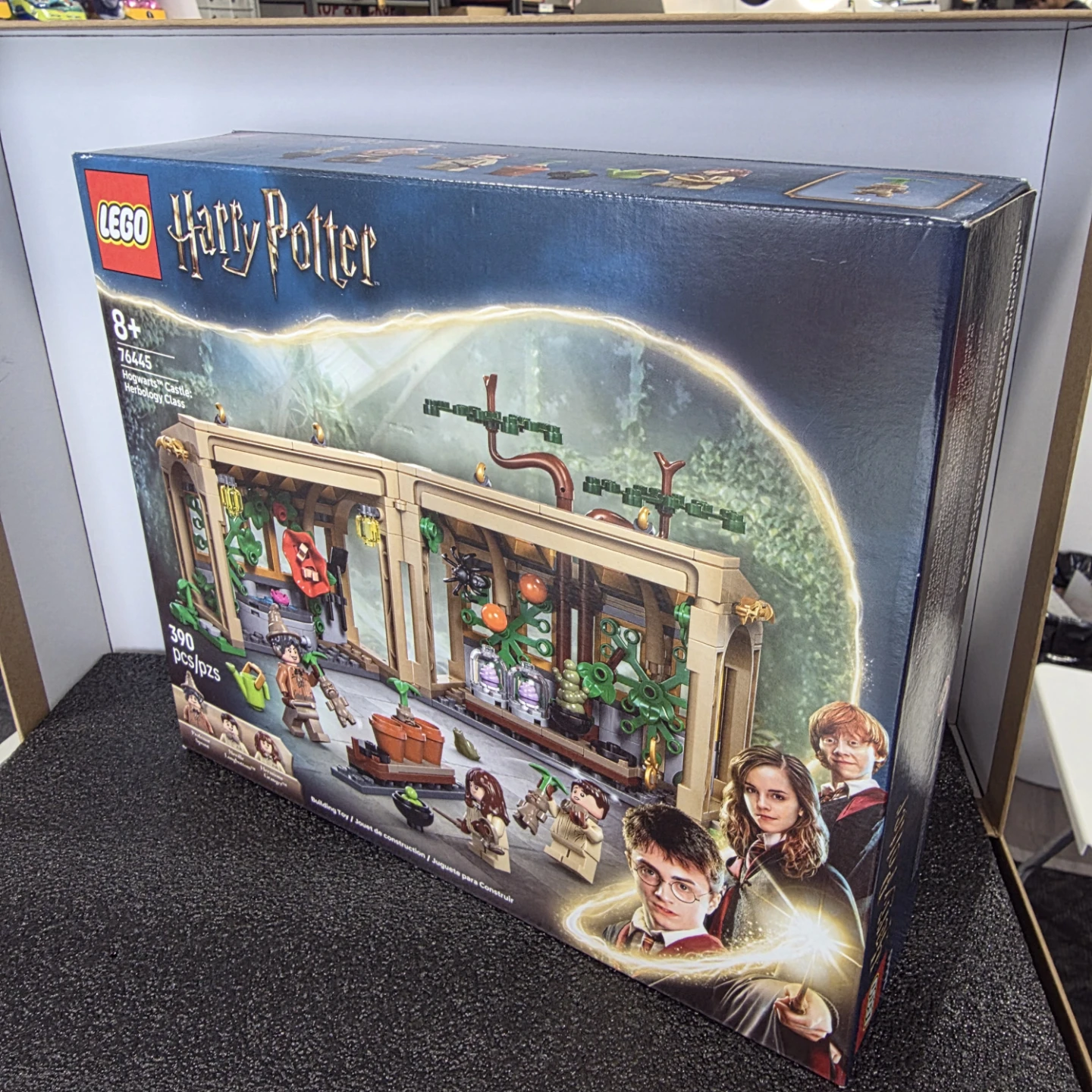 LEGO Harry Potter Hogwarts Herbology Class 76445 Building Set - photo 3