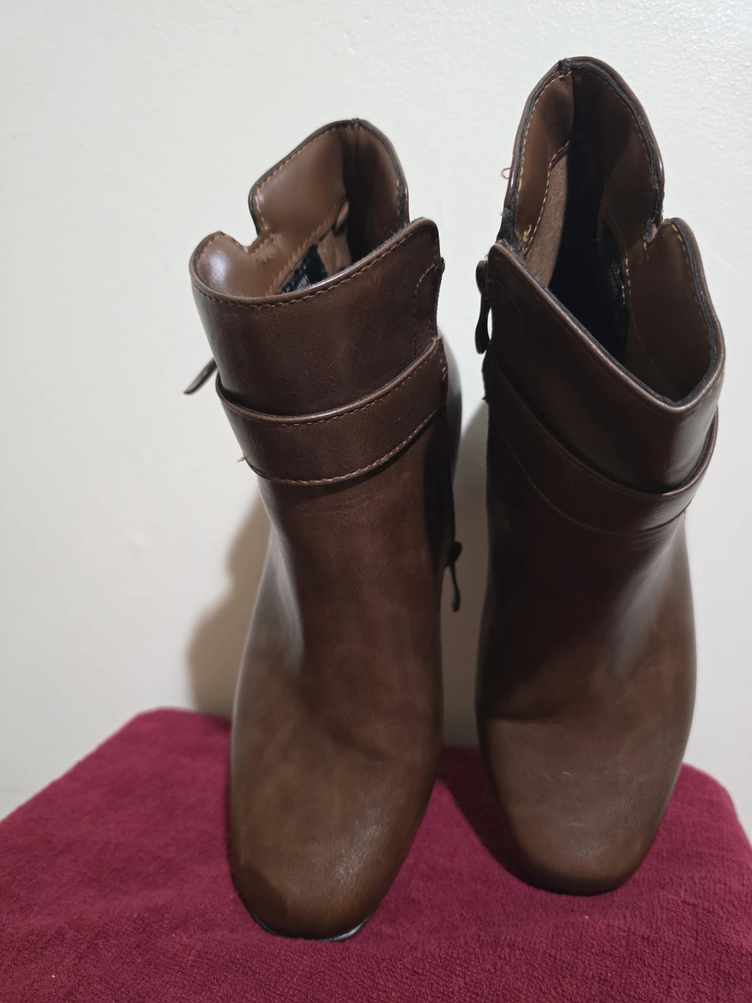 ​Comfortable Brown Ankle Boots - Size 8W (Wide)