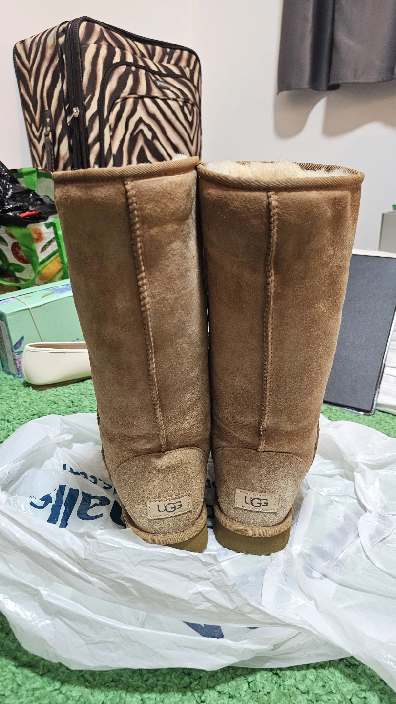 UGG Boots - Tall Chestnut Suede Sheepskin Lined - photo 2