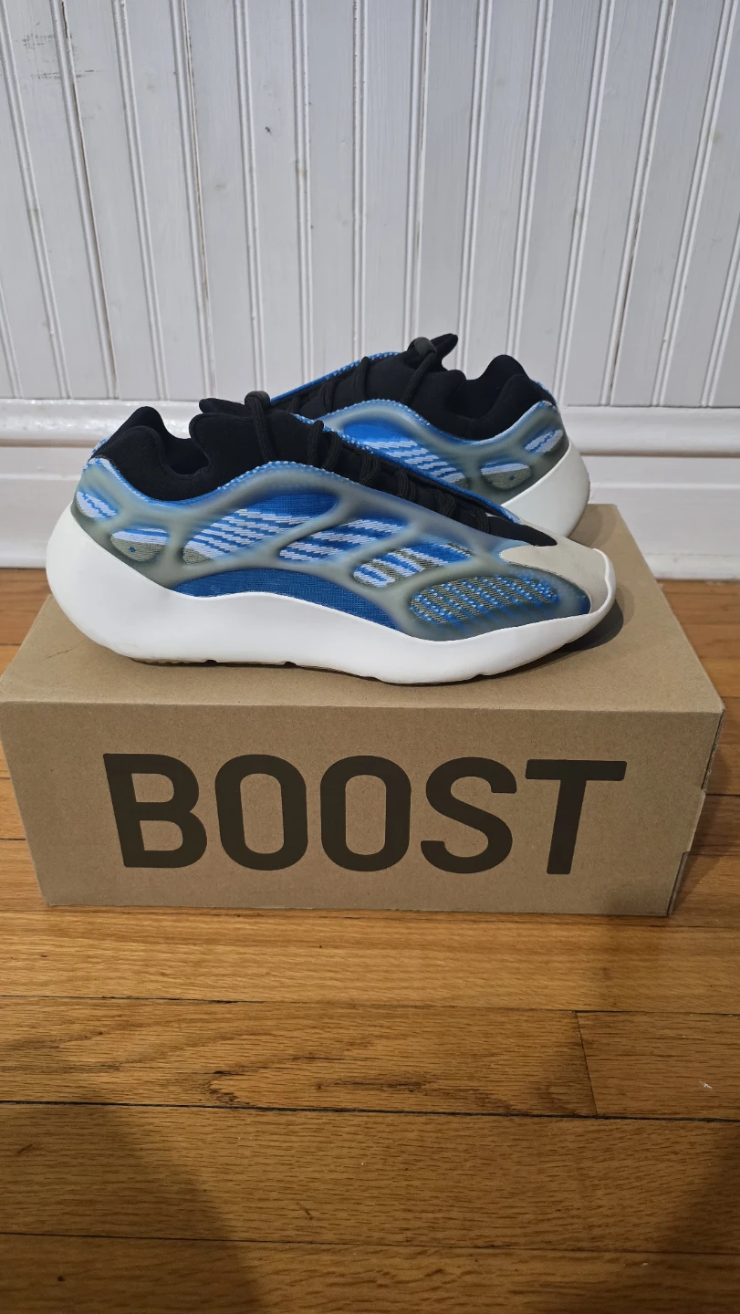 Adidas Yeezy Boost 700 V2 "Tephra" Size 10.5 - photo 2