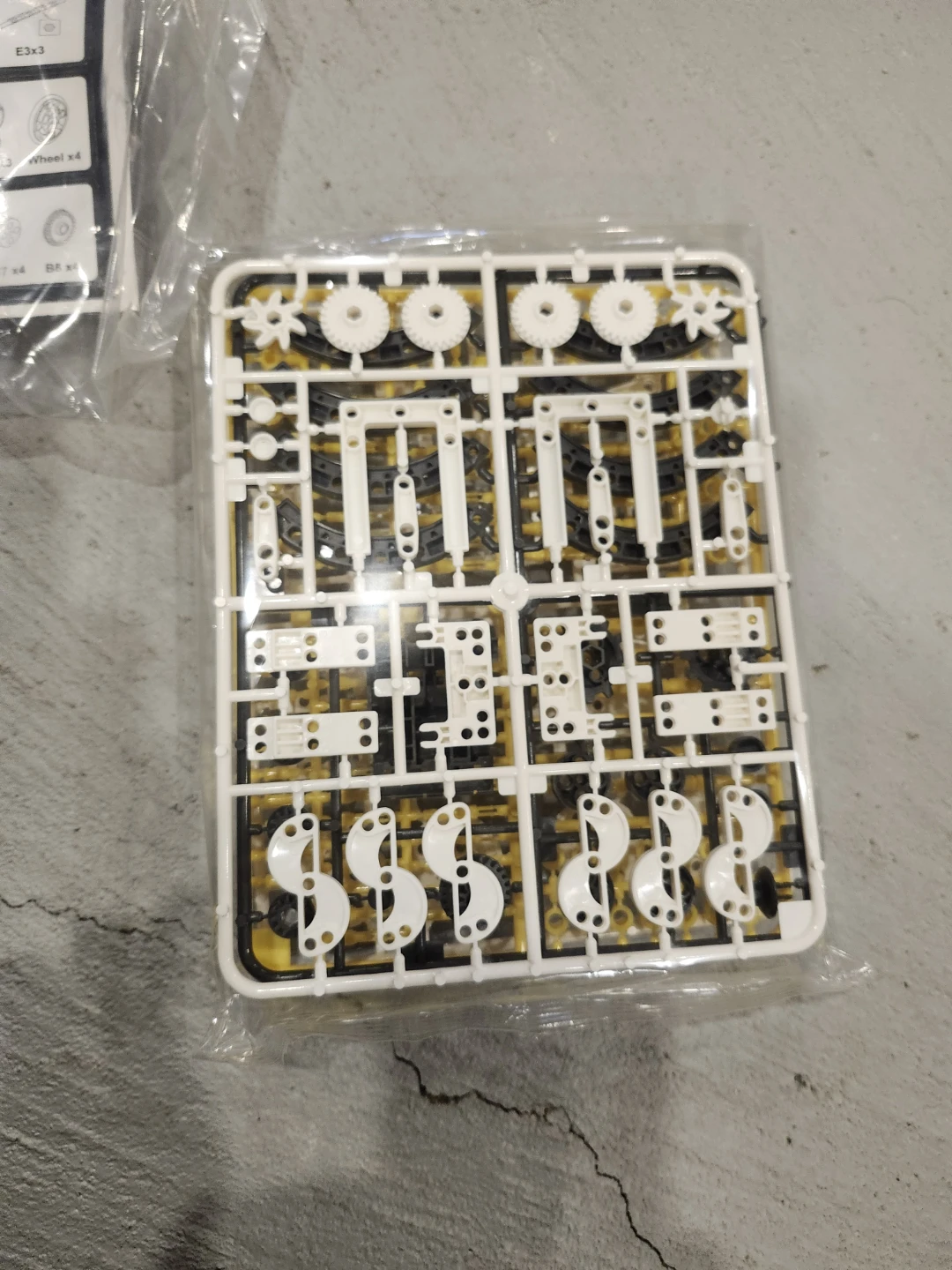 STEM 13-in-1 Solar Robot Kit - photo 3