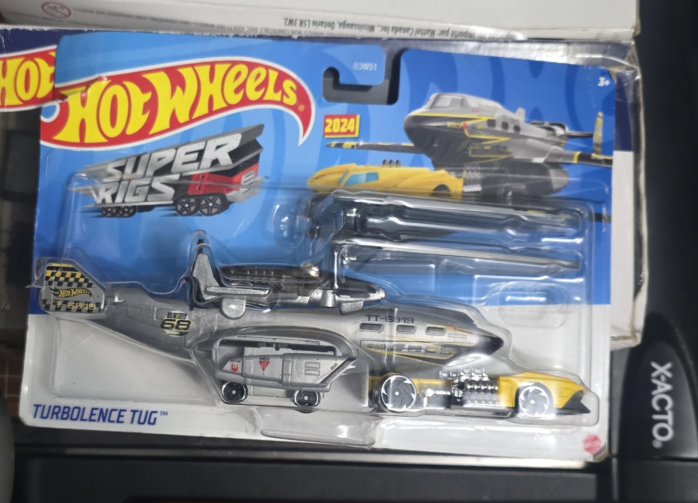 Hot Wheels Turbulance Tug Super Rigs Toy Vehicle - photo 3