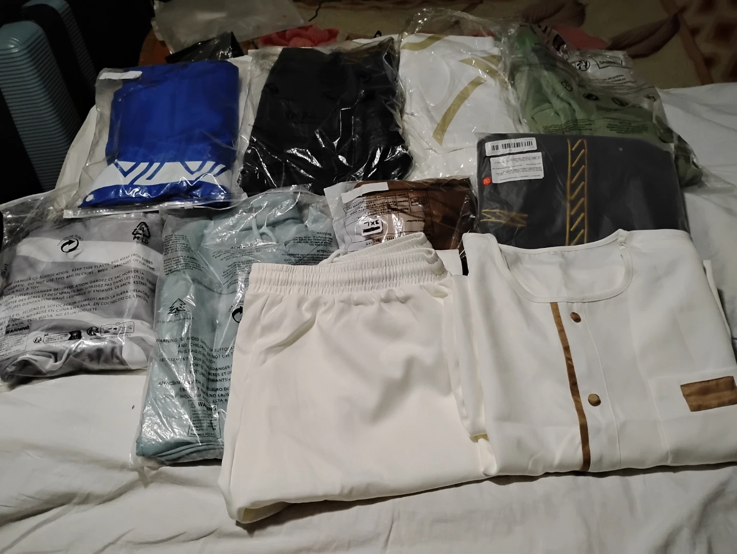 Bundle of Men's Thobe Outfits - photo 5