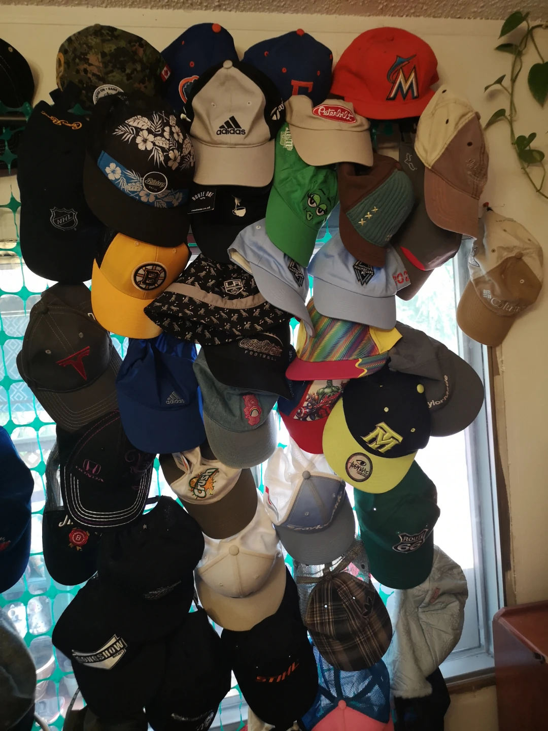 100+ Assorted Baseball Caps - Various Brands - photo 2