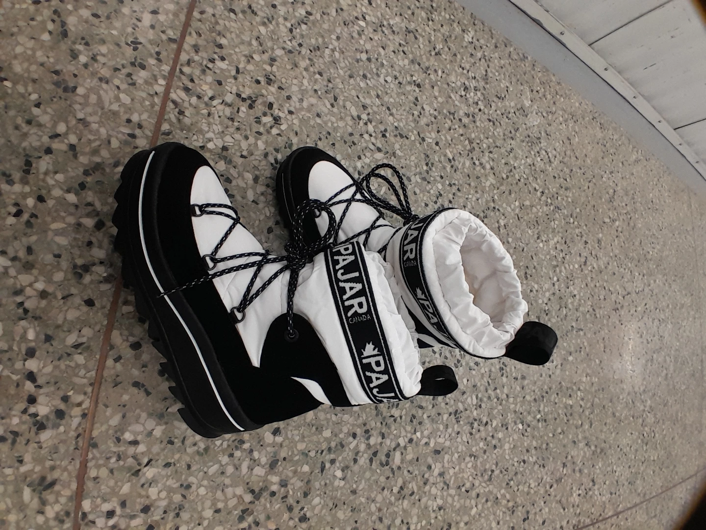 Pajar Winter Boots - Black and White Classic Women's Size 7 - photo 4