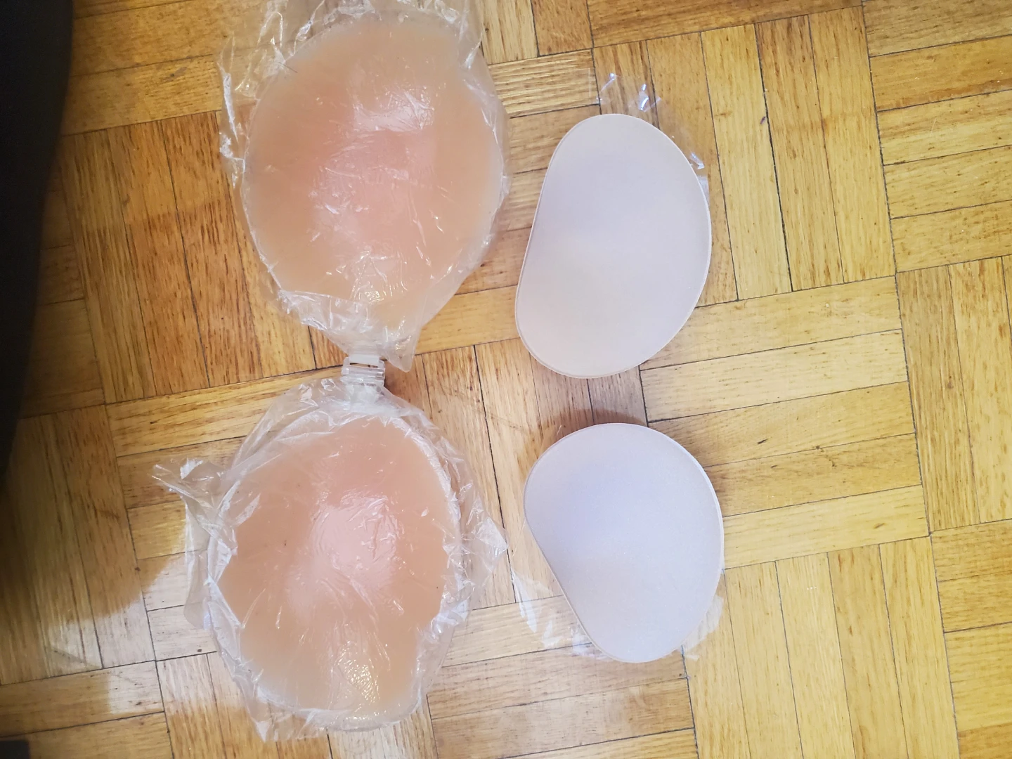 Sticky bra and nipple cover