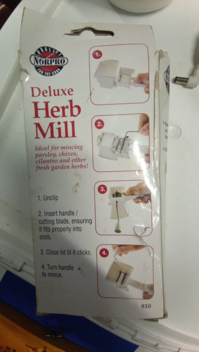 Norpro Deluxe Herb Mill🥕 - photo 3
