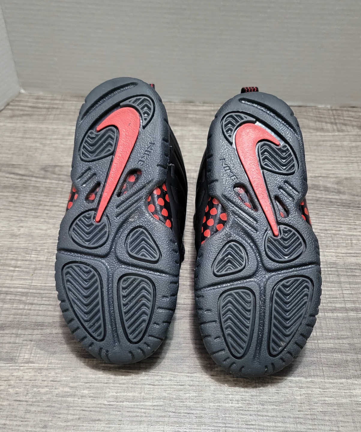 Nike Little Posite One Shoes Black Red Size 7C - photo 4