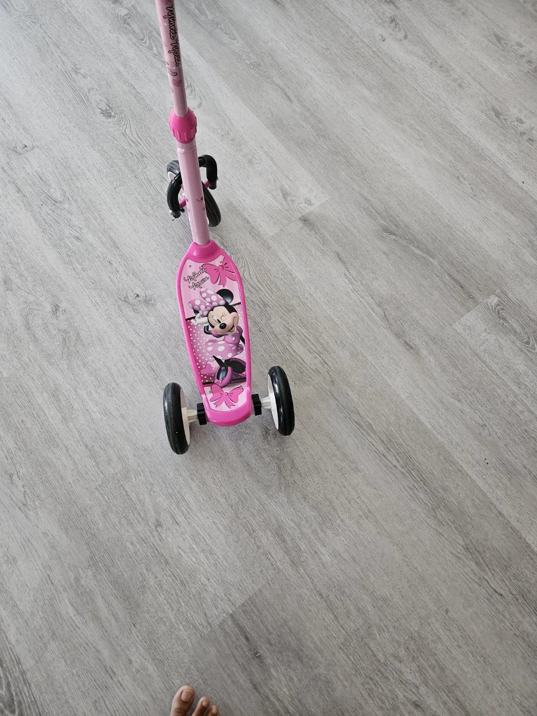 Pink Minnie Mouse 3-Wheel Scooter for Kids - photo 2