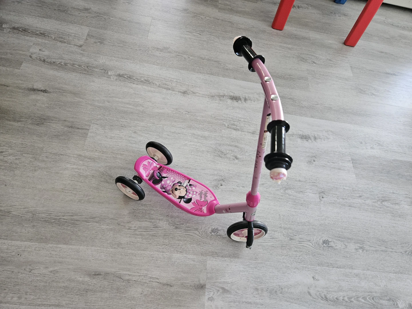 Pink Minnie Mouse 3-Wheel Scooter for Kids - photo 3