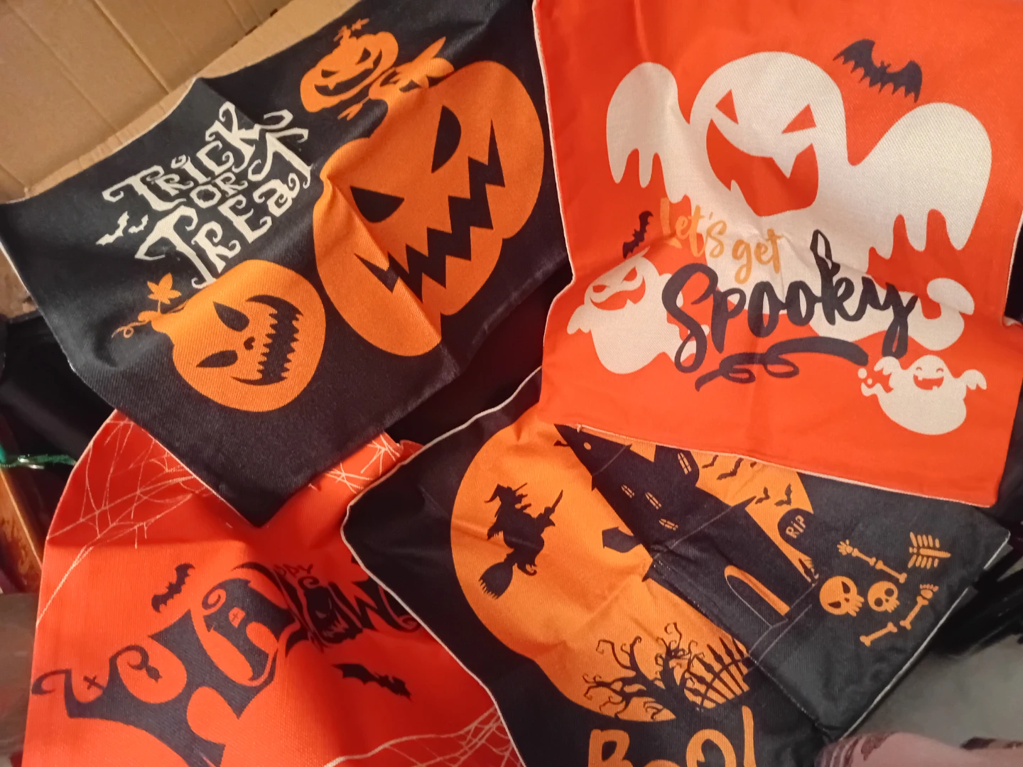🏆 NEW!  4 Halloween Throw Pillow Covers Set
