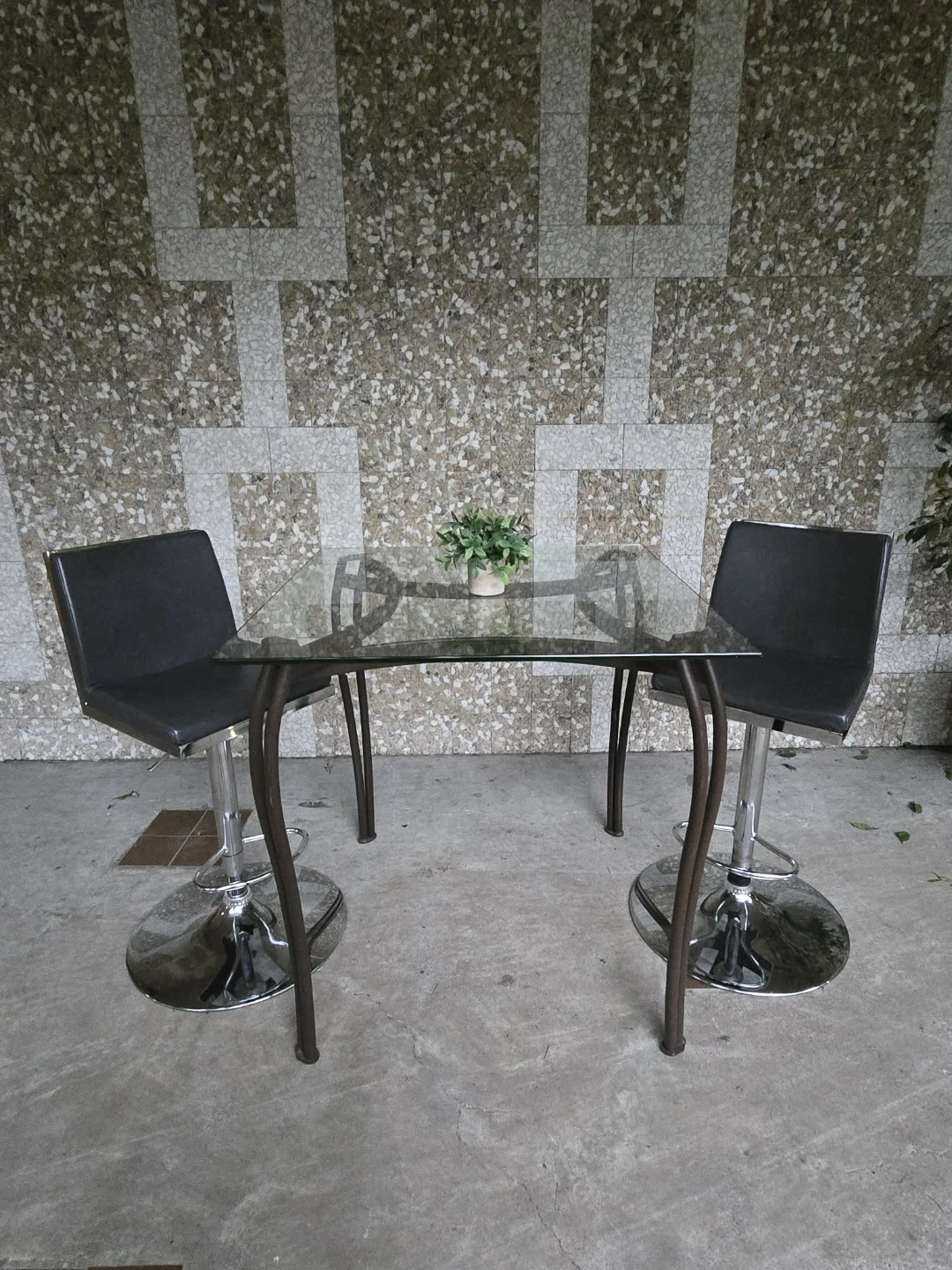 Modern Glass Top Bar/Pub Table Set with 2 Swivel Bar Stools