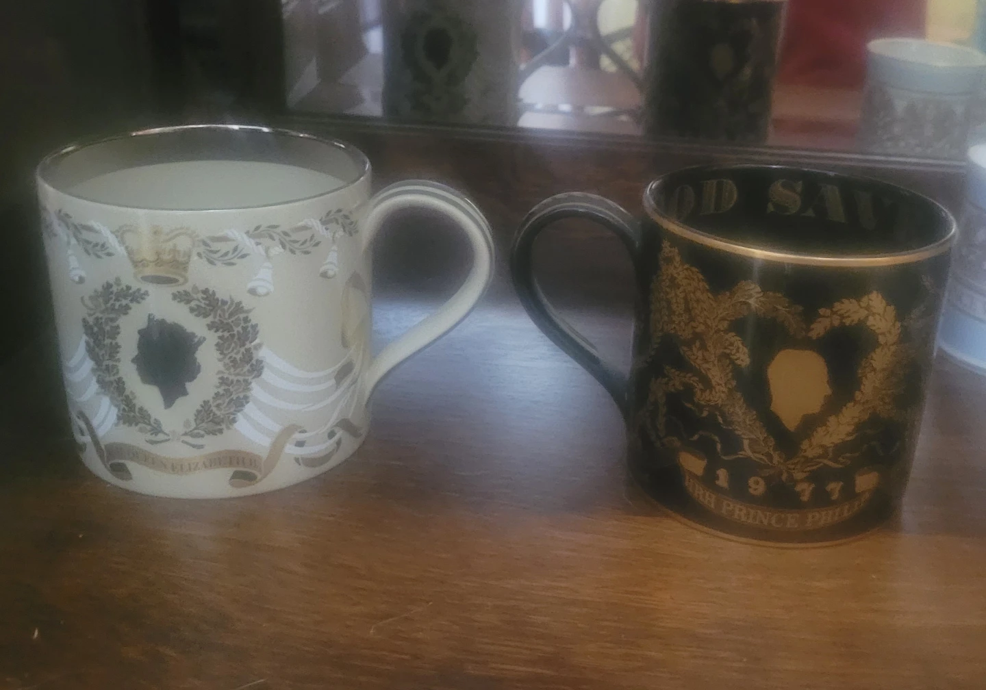 Collection of Royal Commemorative Mugs - photo 4