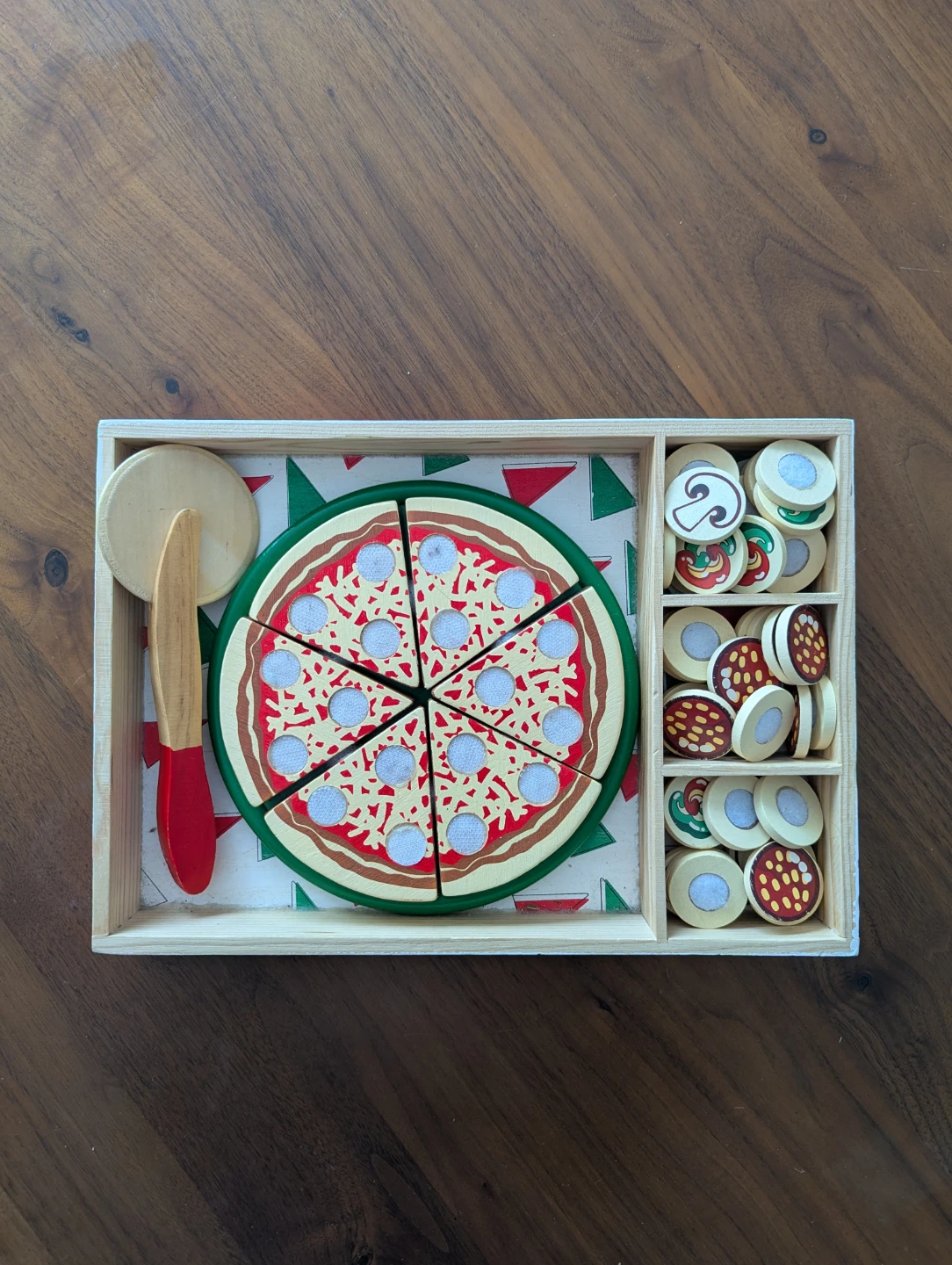 Melissa and Doug wooden pizza toy 🥕