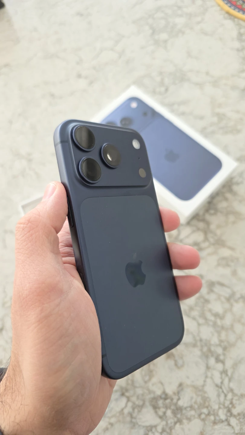Brand New iPhone 17 Pro – 256GB – Deep Blue – Unlocked (eSIM)