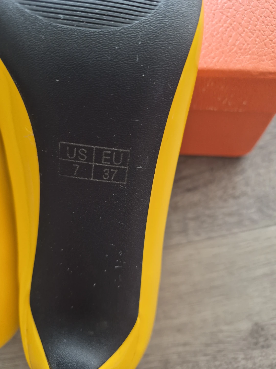 Aachcol Yellow Patent Stiletto Heels Size 7 - photo 4