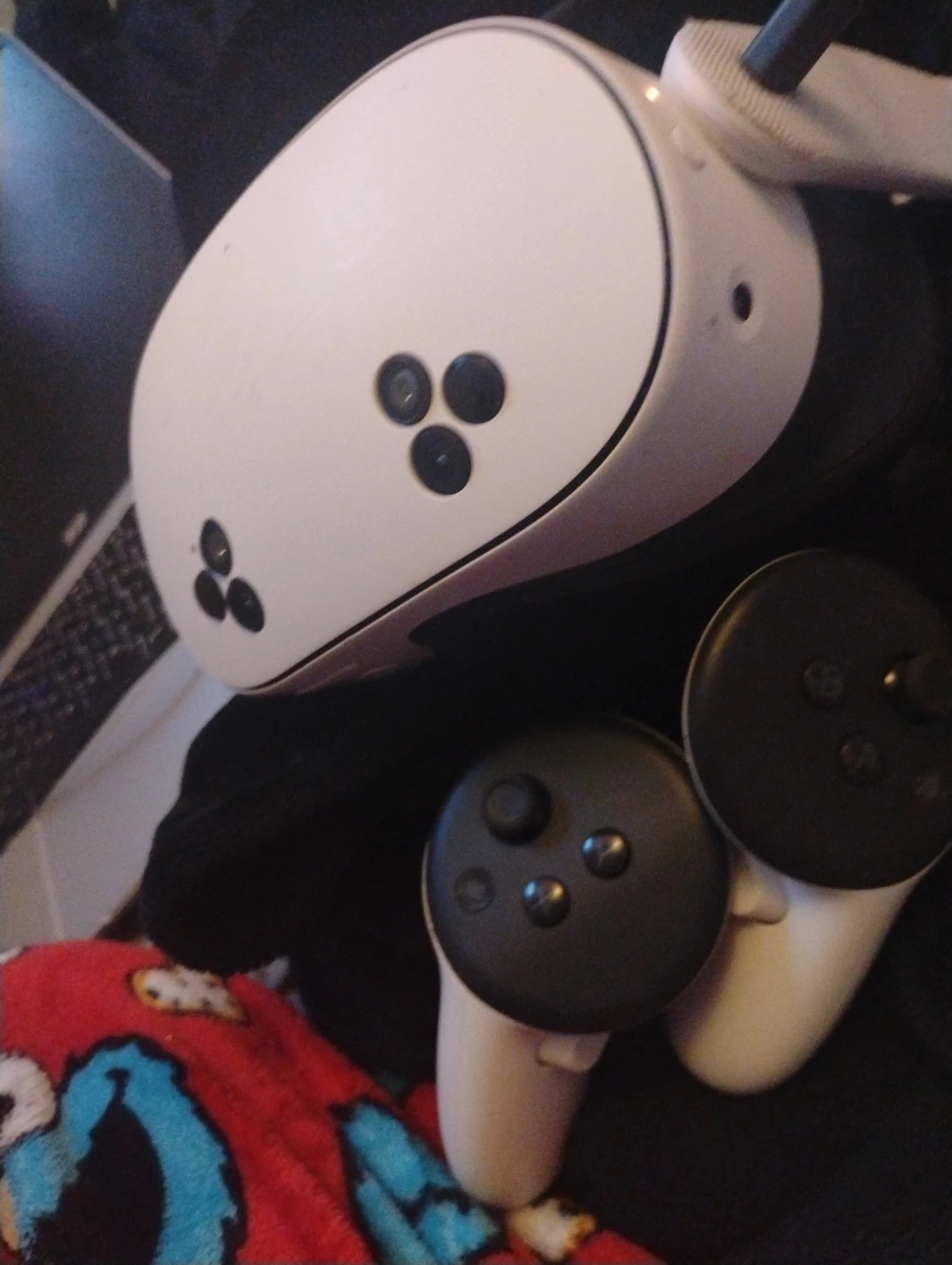 Meta Quest 3s VR Headset with Controllers
