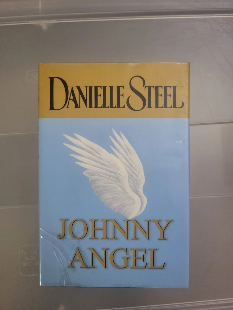 Women's Books by Danielle Steel, Carol Shields - photo 3