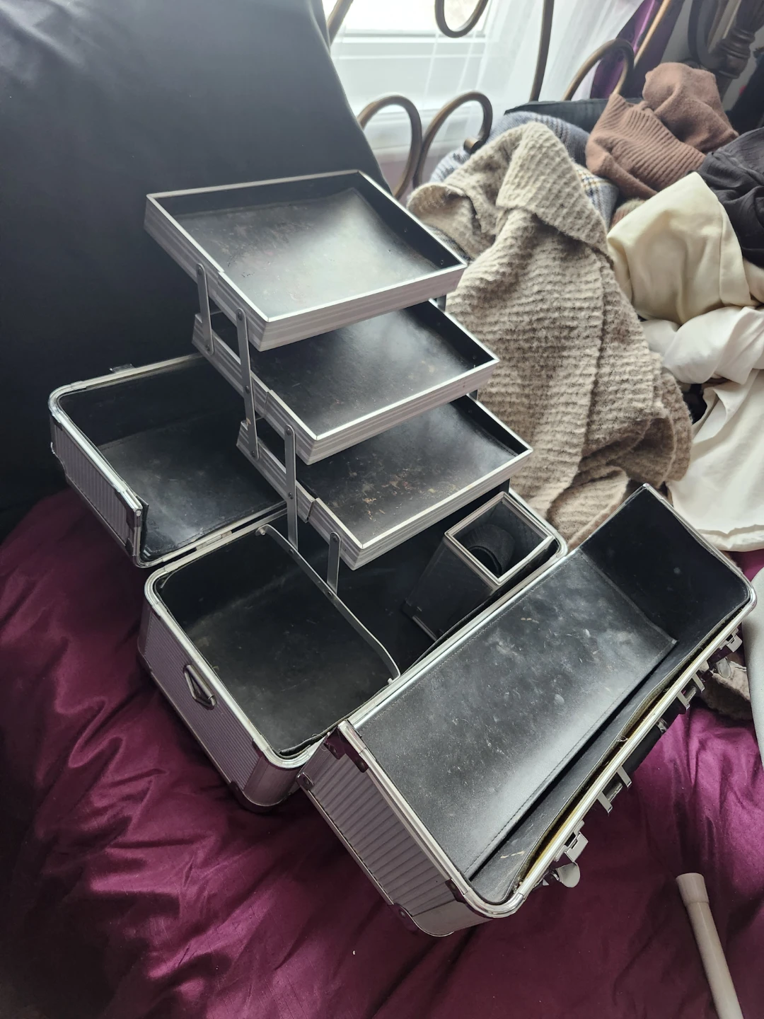 Silver Aluminum Makeup Train Case - photo 3