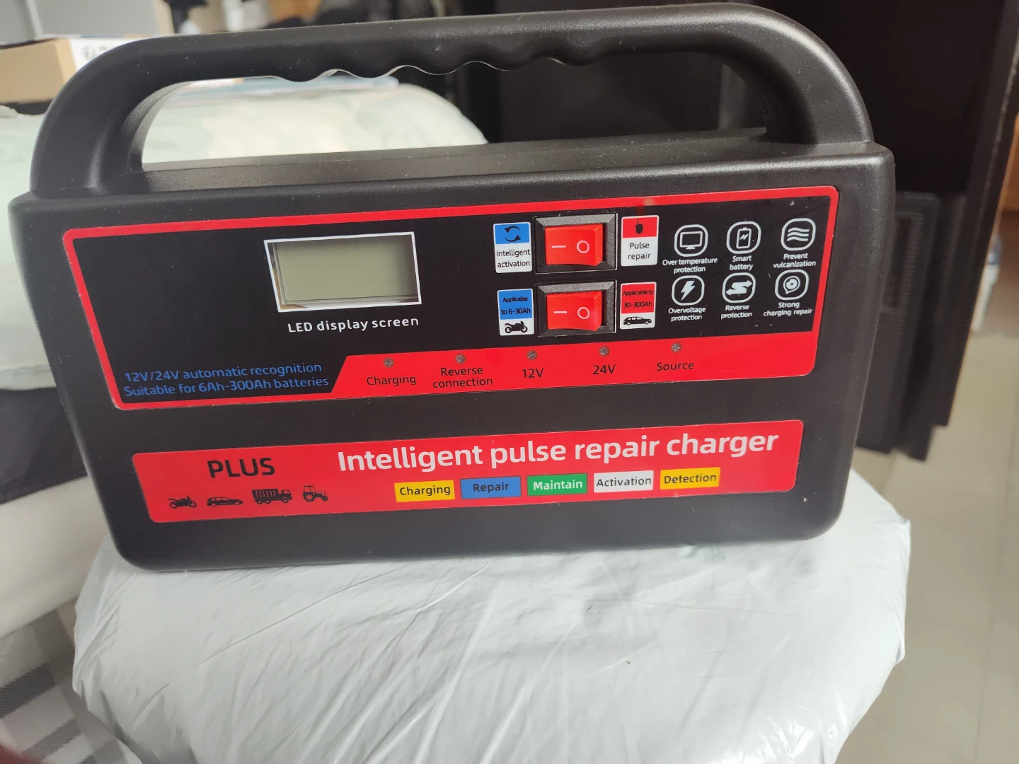 PLUS Intelligent Pulse Repair Charger